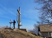 32 Alla Tre Croci e Cappella del Monte Molinasco (1179 m)